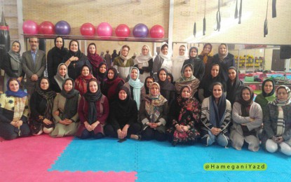 برگزاری کارگاه آموزشی یوگای سالمندان در یزد