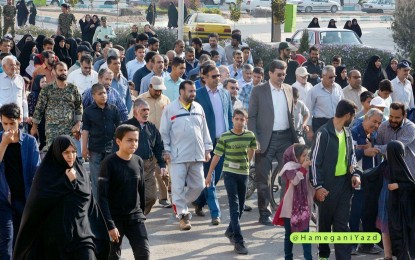 برگزاری همایش پیاده‌روی خانوادگی در منطقه آزادشهر یزد